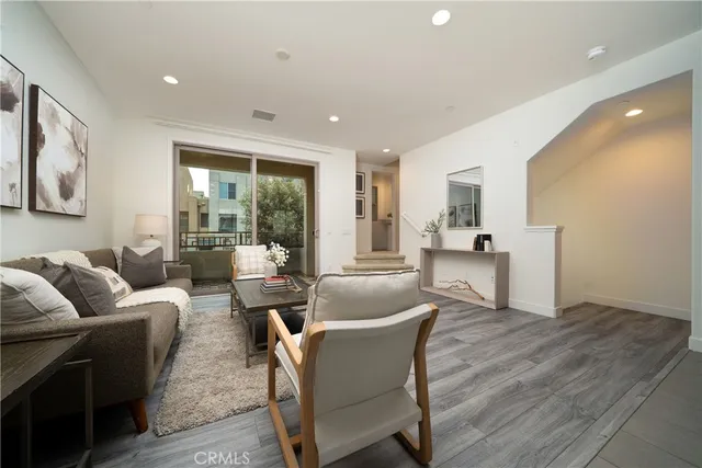 $950,000 | 217 Magnet, Irvine, CA 92618