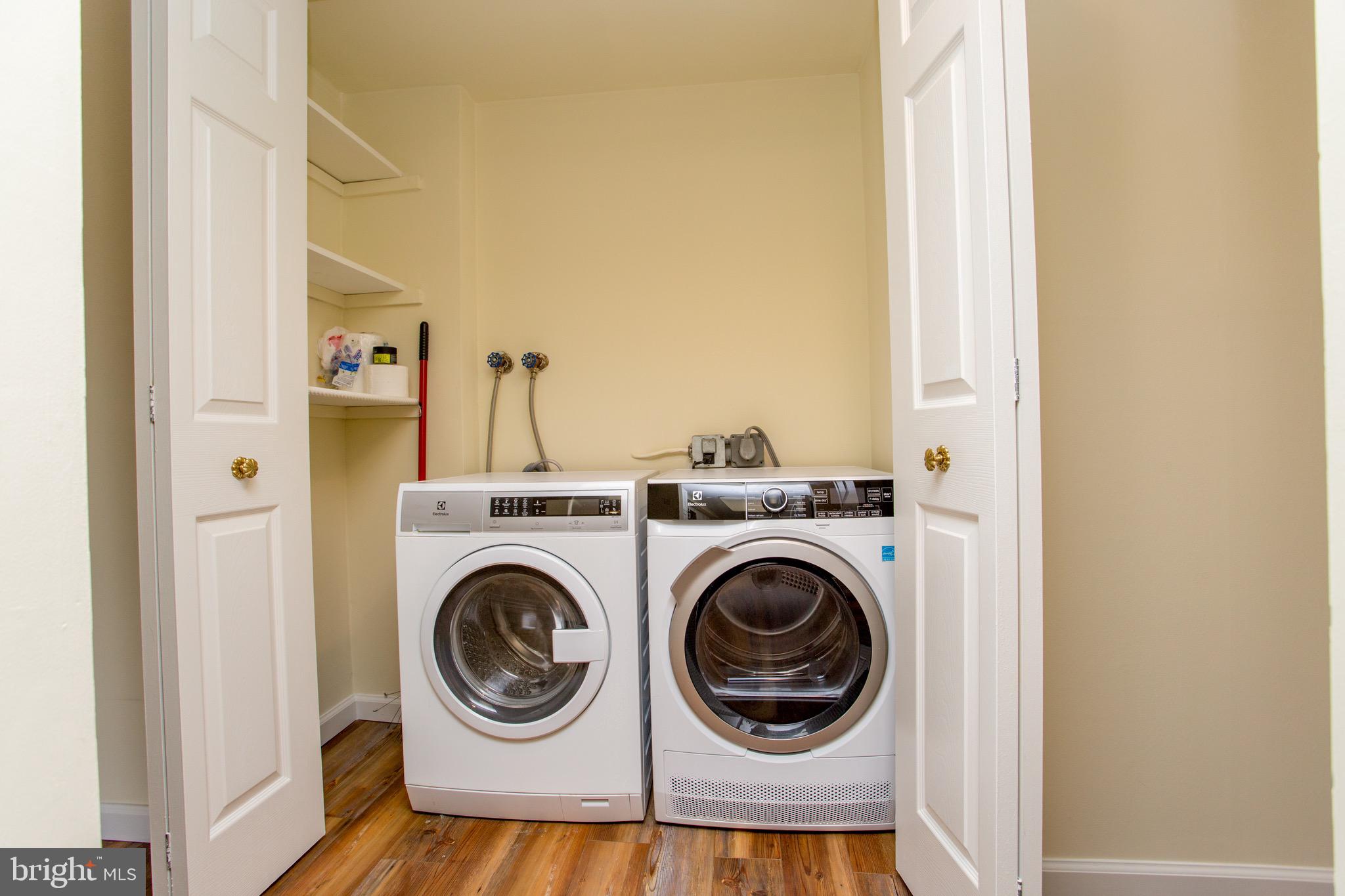1680 Huntingdon Pike, Unit CONDO 224 Huntingdon Valley, PA 19006 - Photo 29 of 50 a view of a bedroom with washer and dryer