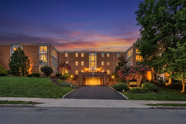 $300,000 | 2151 Broadway Avenue Southwest, Unit 16, Roanoke, VA 24014
