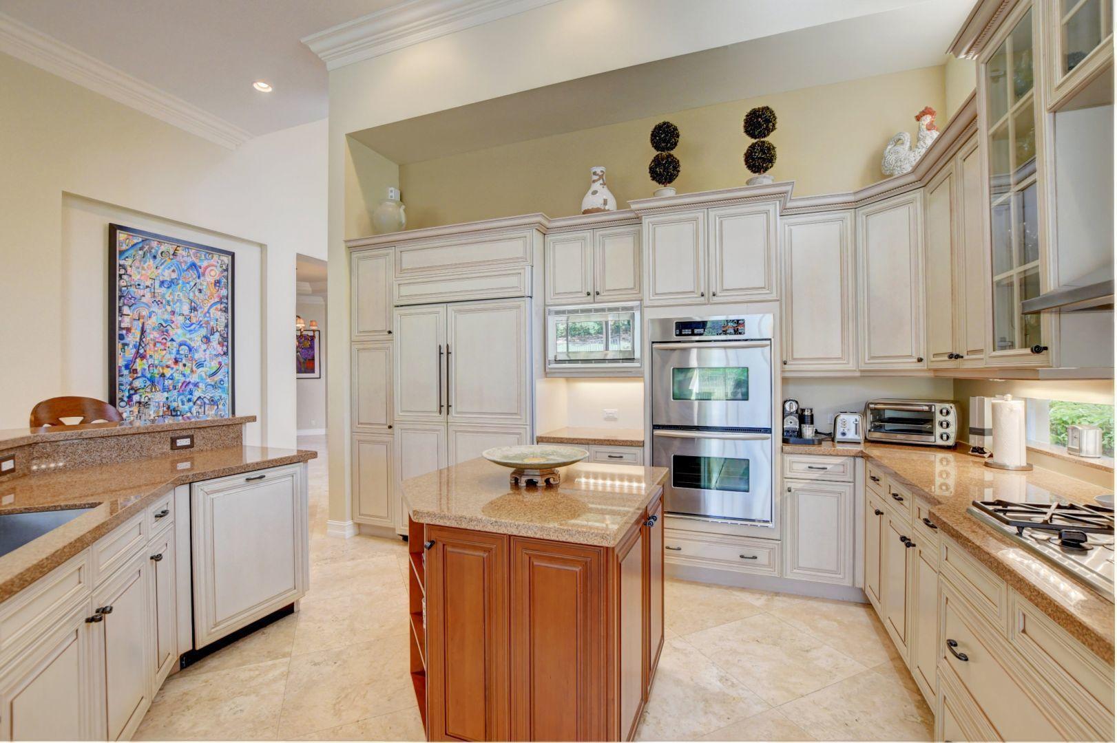 17739 Lake Azure Way Boca Raton, FL 33496 - Photo 10 of 54 Kitchen