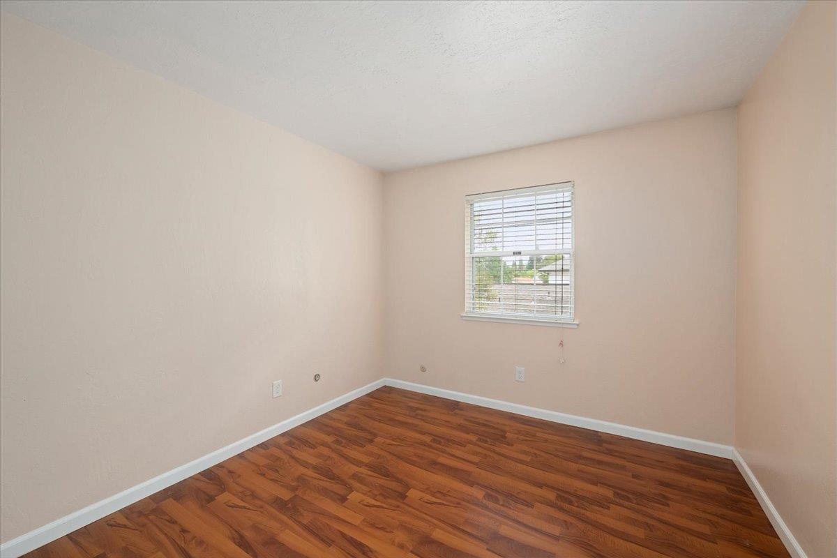 10919 Coloma Road, Unit 2 Rancho Cordova, CA 95670 - Photo 28 of 34 Upstairs bedroom #1.