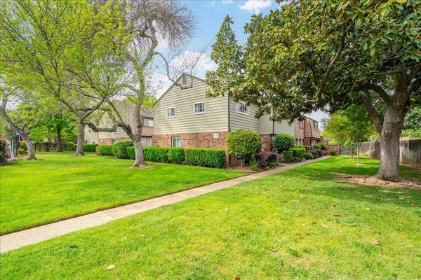 $325,000 | 10919 Coloma Road, Unit 2, Rancho Cordova, CA 95670