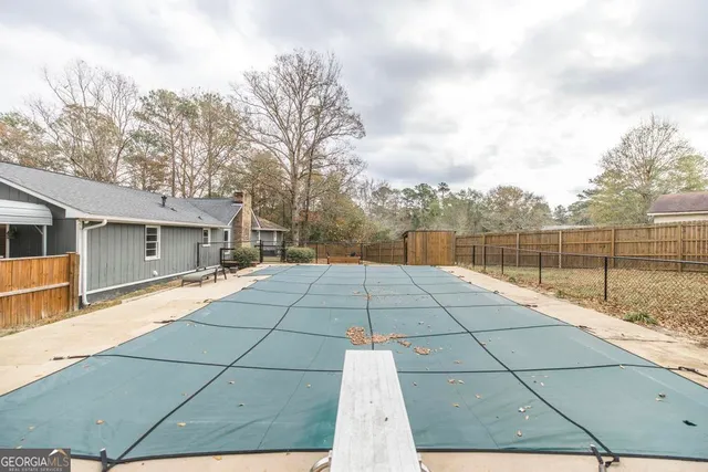 a view of a terrace with sky view