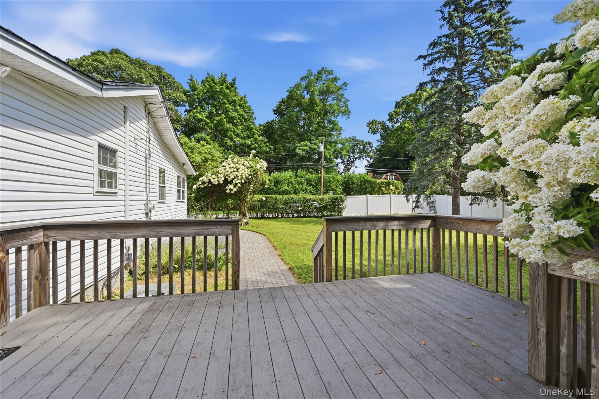 76 Queen Road Rocky Point, NY 11778 - Photo 15 of 29 Gallery Image 15