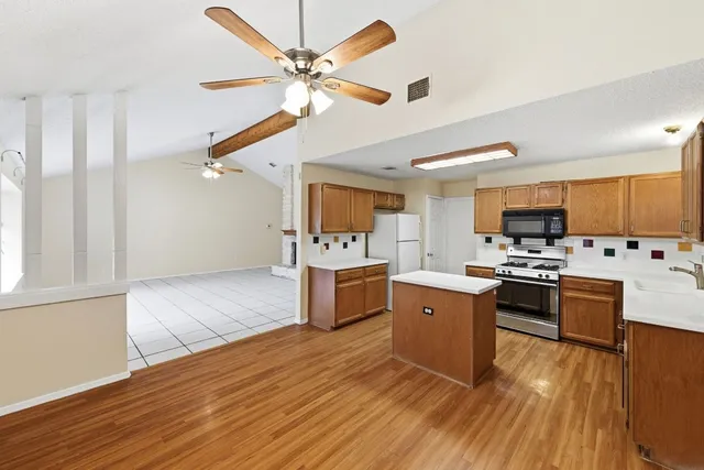 $2,400 | 11931 Bittern Hollow, Austin, TX 78758