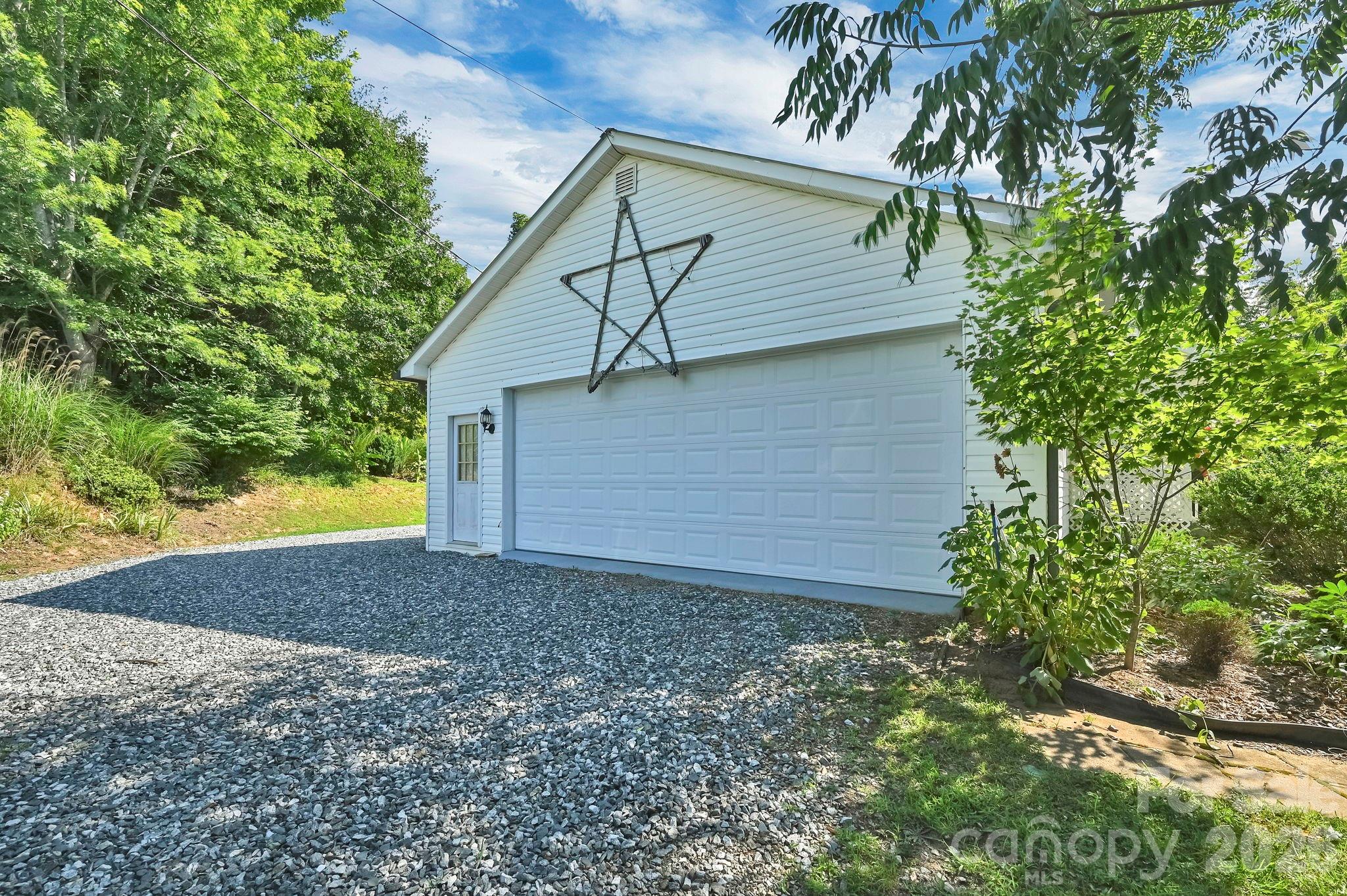 553 Morgan Branch Road Marshall, NC 28753 - Photo 11 of 41
