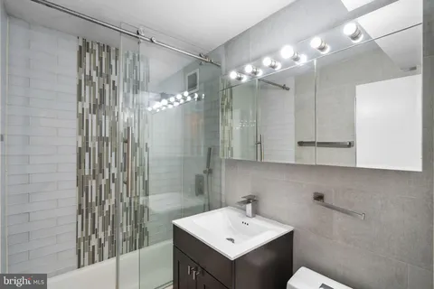 $214,900 | 1021 Arlington Boulevard, Unit 806, Arlington, VA 22209