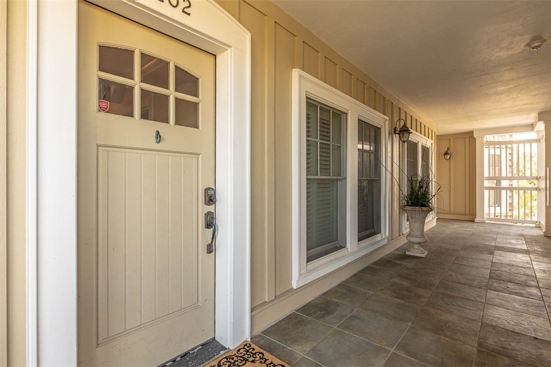 744 Ocean Boulevard, Unit 202 St. Simons Island, GA 31522 - Photo 4 of 29