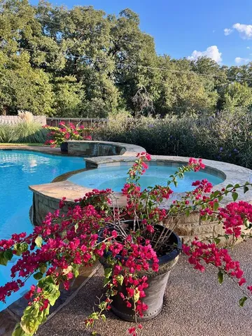 a view of a outdoor space