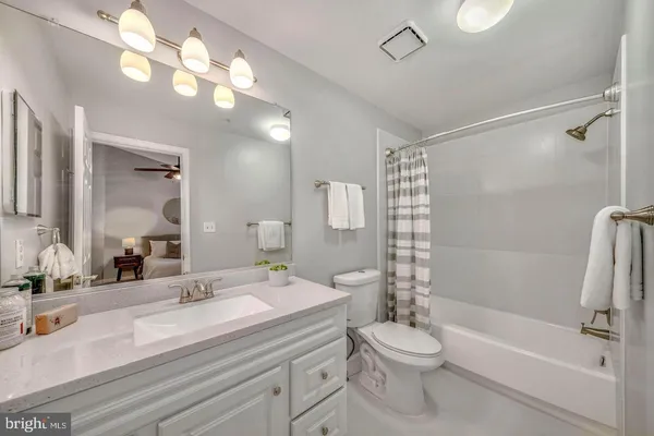 $2,150 | 19907 Dunstable Circle, Unit 184, Germantown, MD 20876