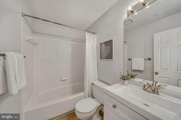 $2,150 | 19907 Dunstable Circle, Unit 184, Germantown, MD 20876