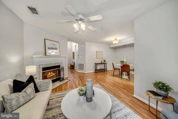 $2,150 | 19907 Dunstable Circle, Unit 184, Germantown, MD 20876
