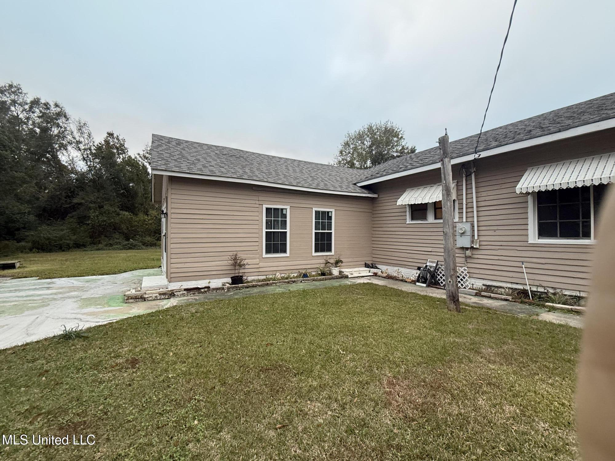 4301 Palmetto Street Moss Point, MS 39563 - Photo 5 of 29 IMG_0211