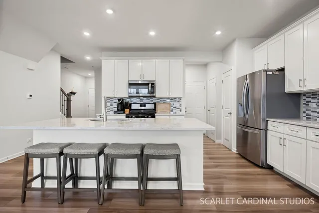 $500,000 | 487 Watercress Drive, Aurora, IL 60504