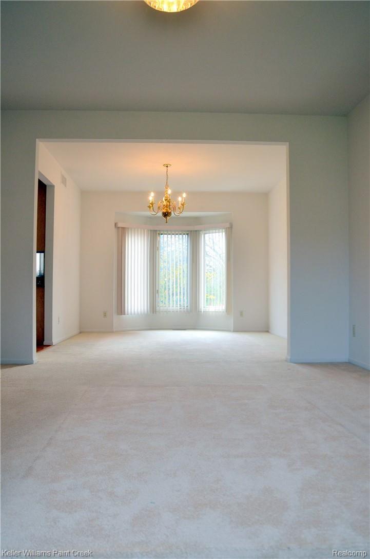 31214 Country Ridge Circle Farmington, MI 48331 - Photo 10 of 35 9livingdining.JPG