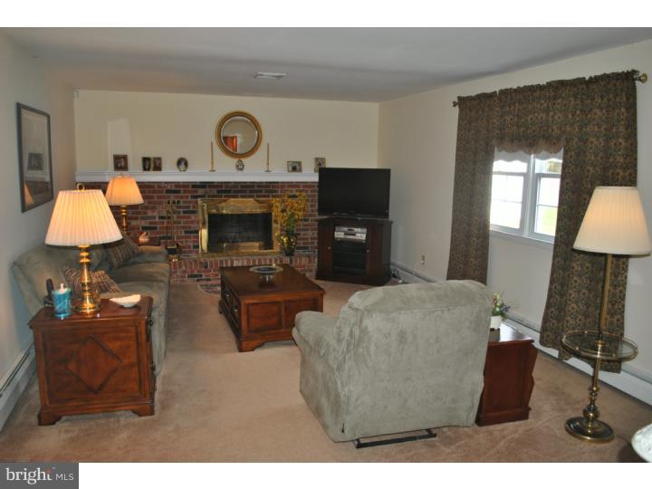 41 Pheasant Road Doylestown, PA 18901 - Photo 7 of 16 Family Room
