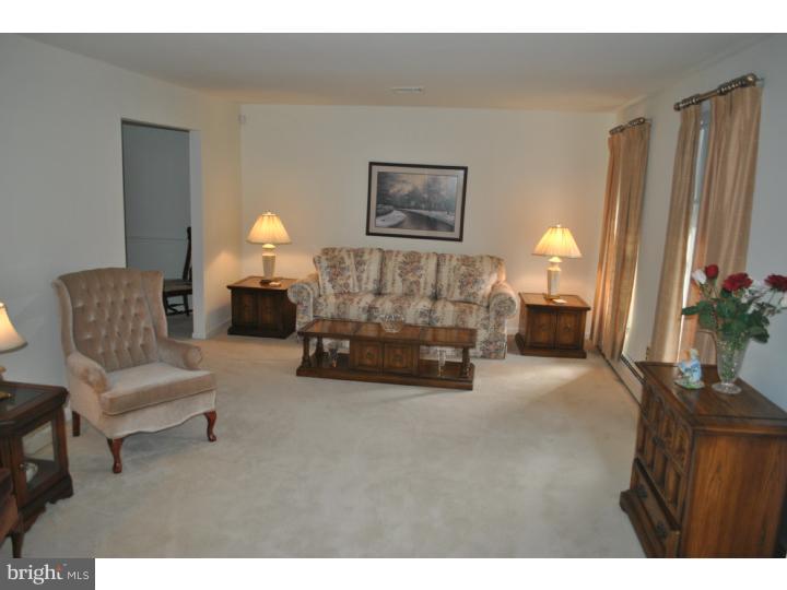 41 Pheasant Road Doylestown, PA 18901 - Photo 9 of 16 Living Room
