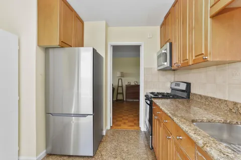 $365,000 | 3333 Henry Hudson Parkway, Unit 12M | Riverdale