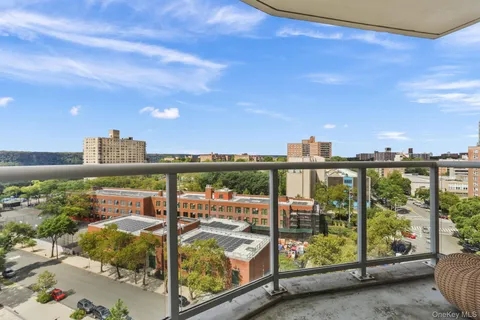 $365,000 | 3333 Henry Hudson Parkway, Unit 12M | Riverdale