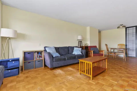 $365,000 | 3333 Henry Hudson Parkway, Unit 12M | Riverdale