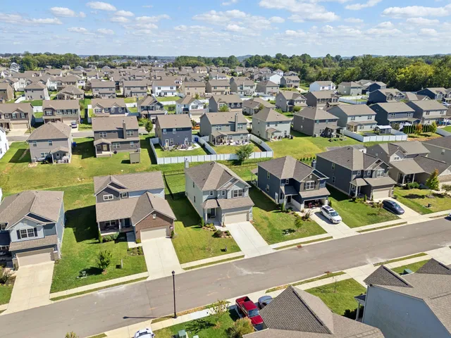 $399,900 | 3278 Holiday Lane, Columbia, TN 38401