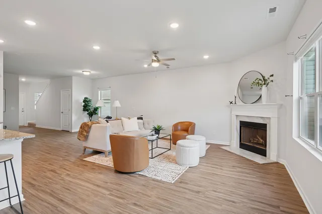 $399,900 | 3278 Holiday Lane, Columbia, TN 38401