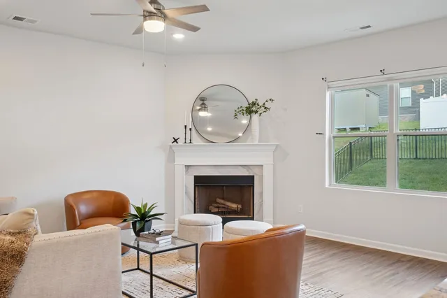 $399,900 | 3278 Holiday Lane, Columbia, TN 38401