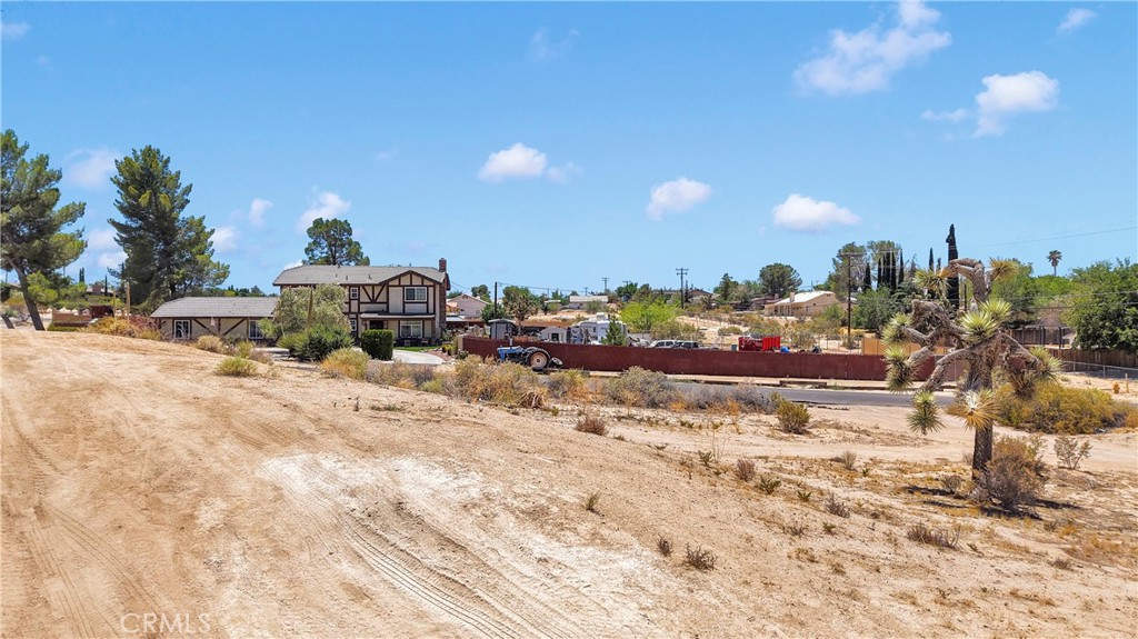 18924 Symeron Road Apple Valley, CA 92307 - Photo 12 of 13