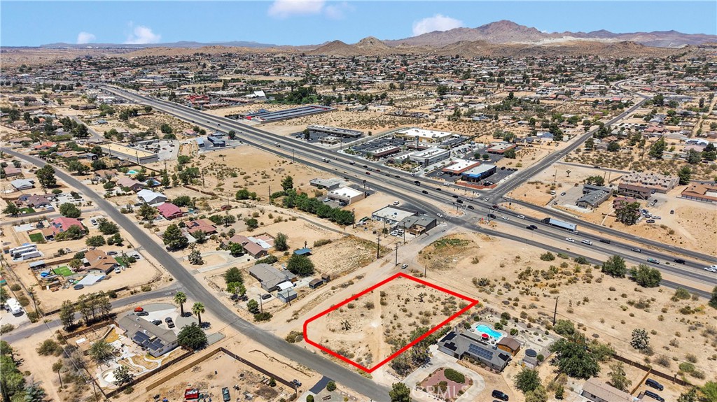 18924 Symeron Road Apple Valley, CA 92307 - Photo 3 of 13