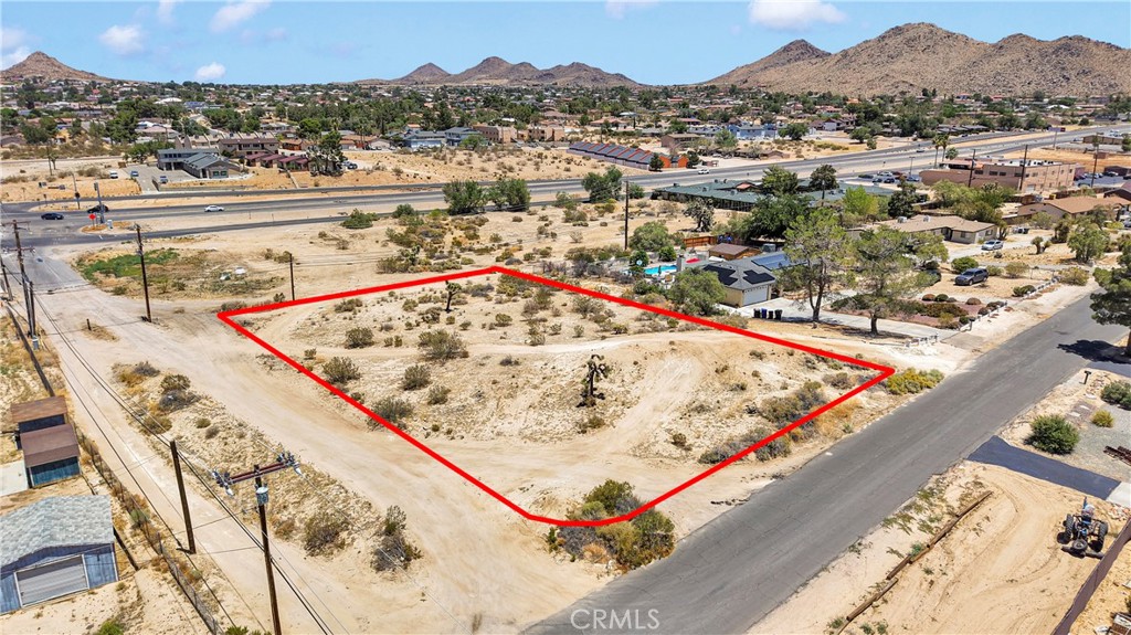 18924 Symeron Road Apple Valley, CA 92307 - Photo 4 of 13