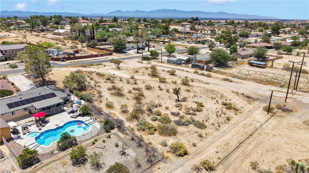 18924 Symeron Road Apple Valley, CA 92307 - Photo 7 of 13