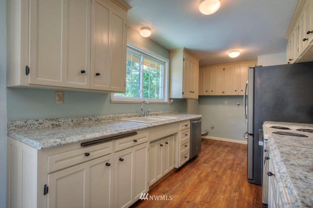 19228 106th Avenue Southeast Renton, WA 98055 - Photo 9 of 18 Gallery Image 9