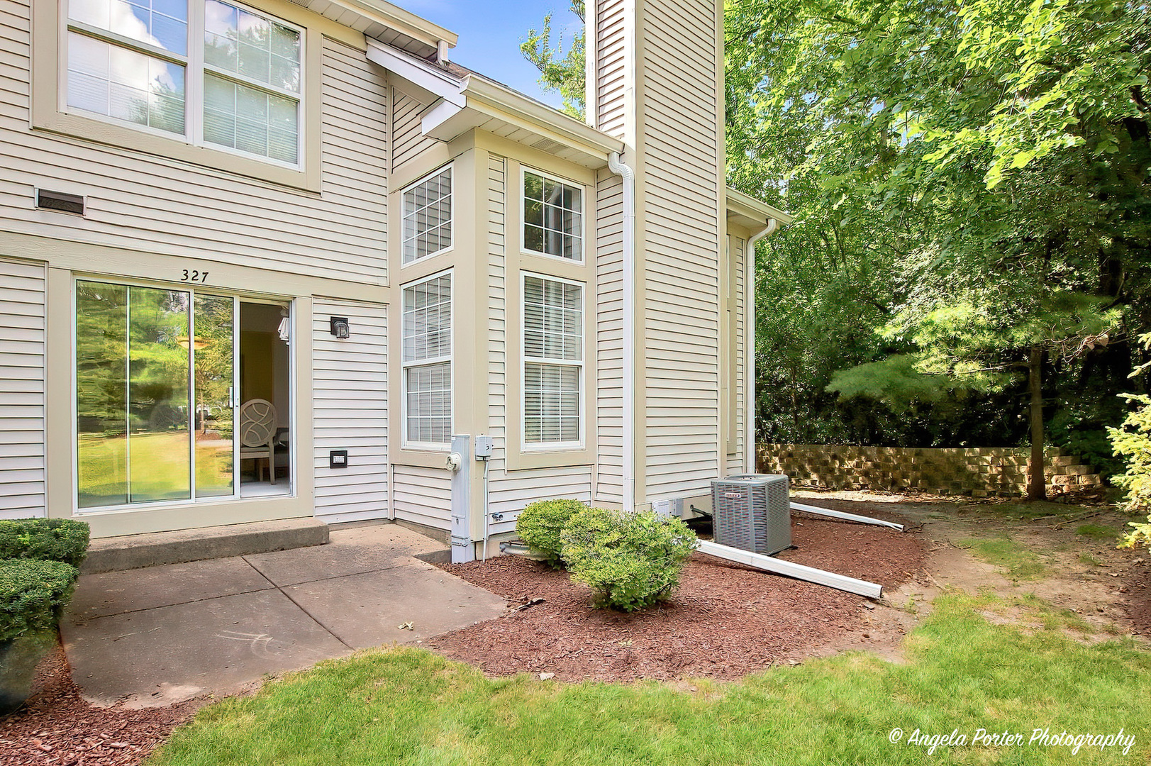 327 Cimarron Road East, Unit 327 Lombard, IL 60148 - Photo 5 of 32 Gallery Image 5