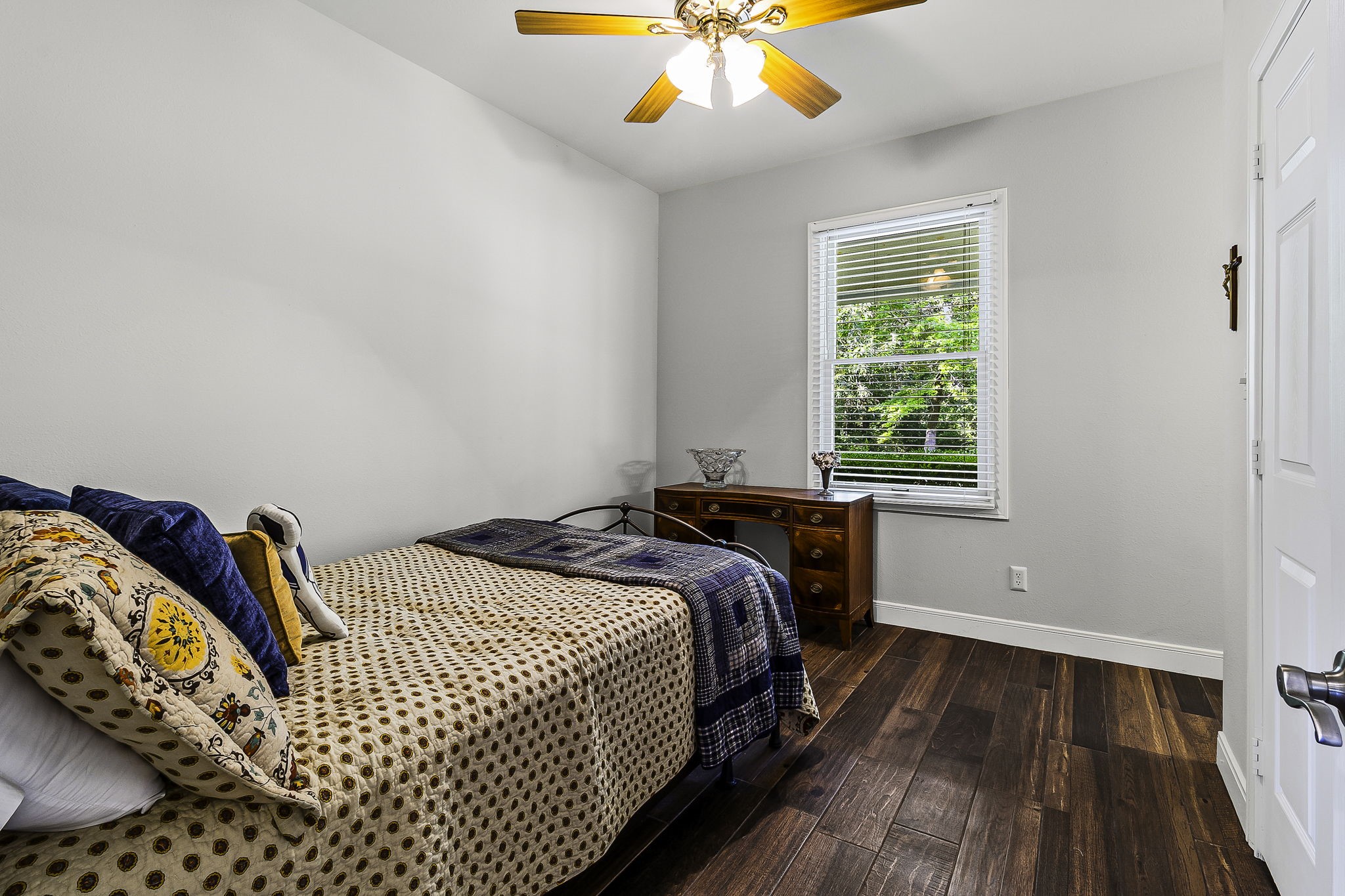 1387 Barrett's Landing Road Trinity, TX 75862 - Photo 22 of 50 a bedroom with a bed and a window