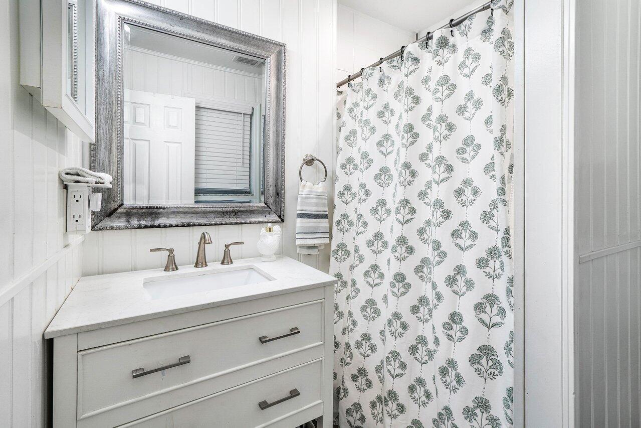 5136 Laird Lane Jupiter, FL 33458 - Photo 13 of 45 016-5136LairdLane-Jupiter-FL-33458-SMALL