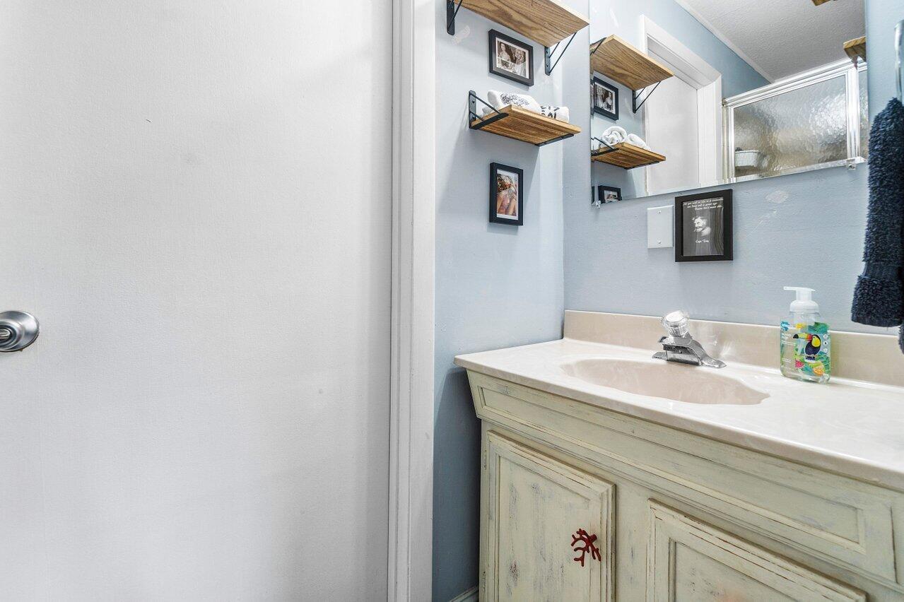 5136 Laird Lane Jupiter, FL 33458 - Photo 17 of 45 023-5136LairdLane-Jupiter-FL-33458-SMALL