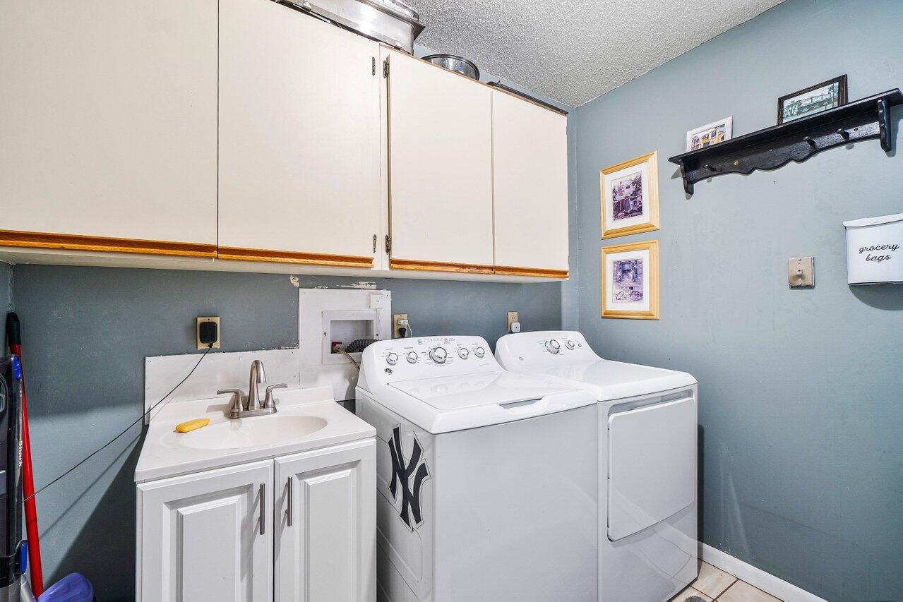 5136 Laird Lane Jupiter, FL 33458 - Photo 18 of 45 024-5136LairdLane-Jupiter-FL-33458-SMALL