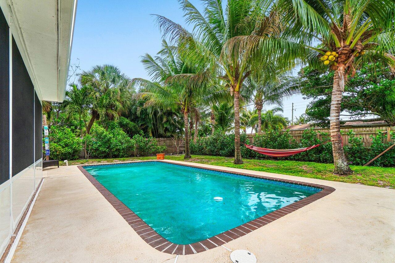 5136 Laird Lane Jupiter, FL 33458 - Photo 24 of 45 029-5136LairdLane-Jupiter-FL-33458-SMALL