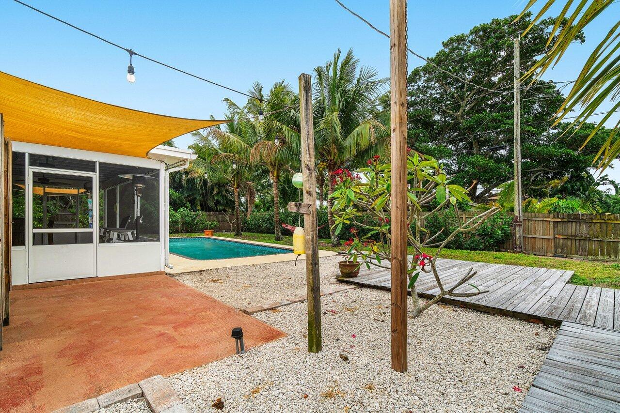 5136 Laird Lane Jupiter, FL 33458 - Photo 29 of 45 037-5136LairdLane-Jupiter-FL-33458-SMALL