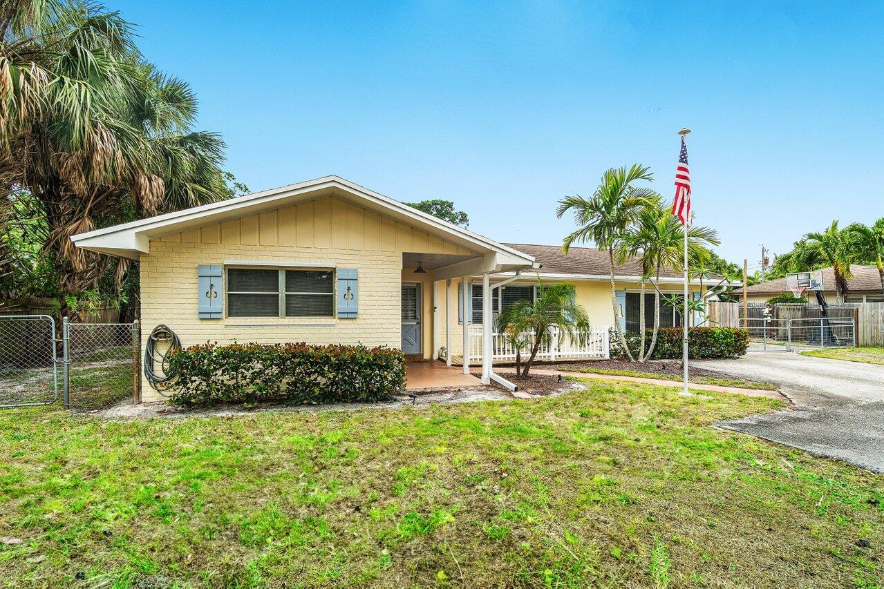 5136 Laird Lane Jupiter, FL 33458 - Photo 36 of 45 003-5136LairdLane-Jupiter-FL-33458-SMALL