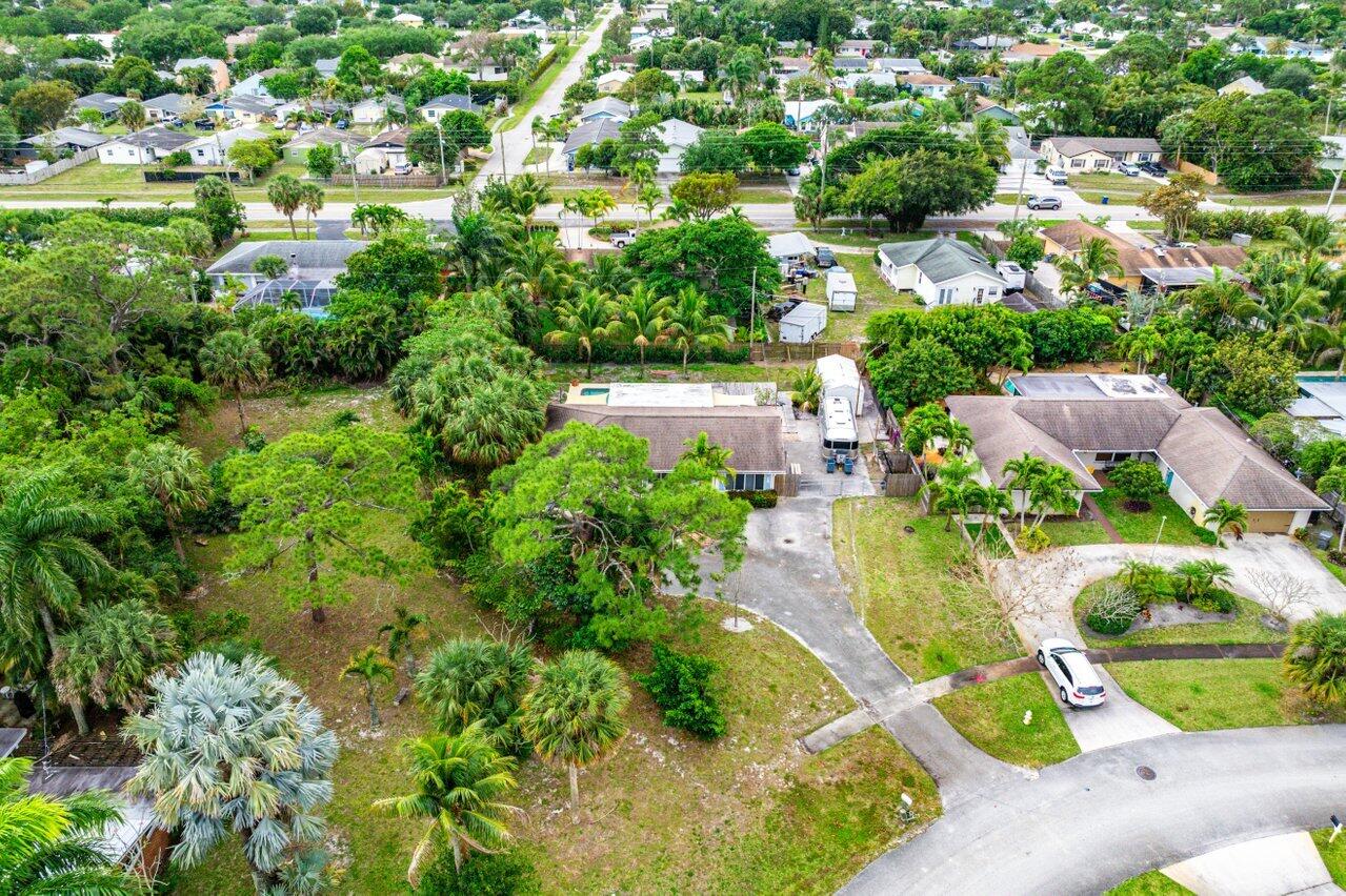 5136 Laird Lane Jupiter, FL 33458 - Photo 39 of 45 042-5136LairdLane-Jupiter-FL-33458-SMALL