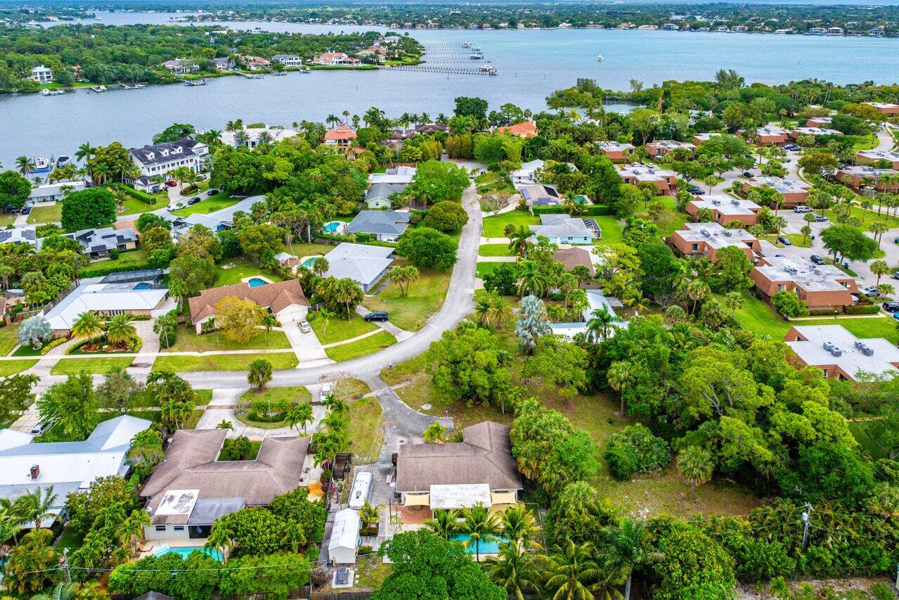 5136 Laird Lane Jupiter, FL 33458 - Photo 41 of 45 049-5136LairdLane-Jupiter-FL-33458-SMALL