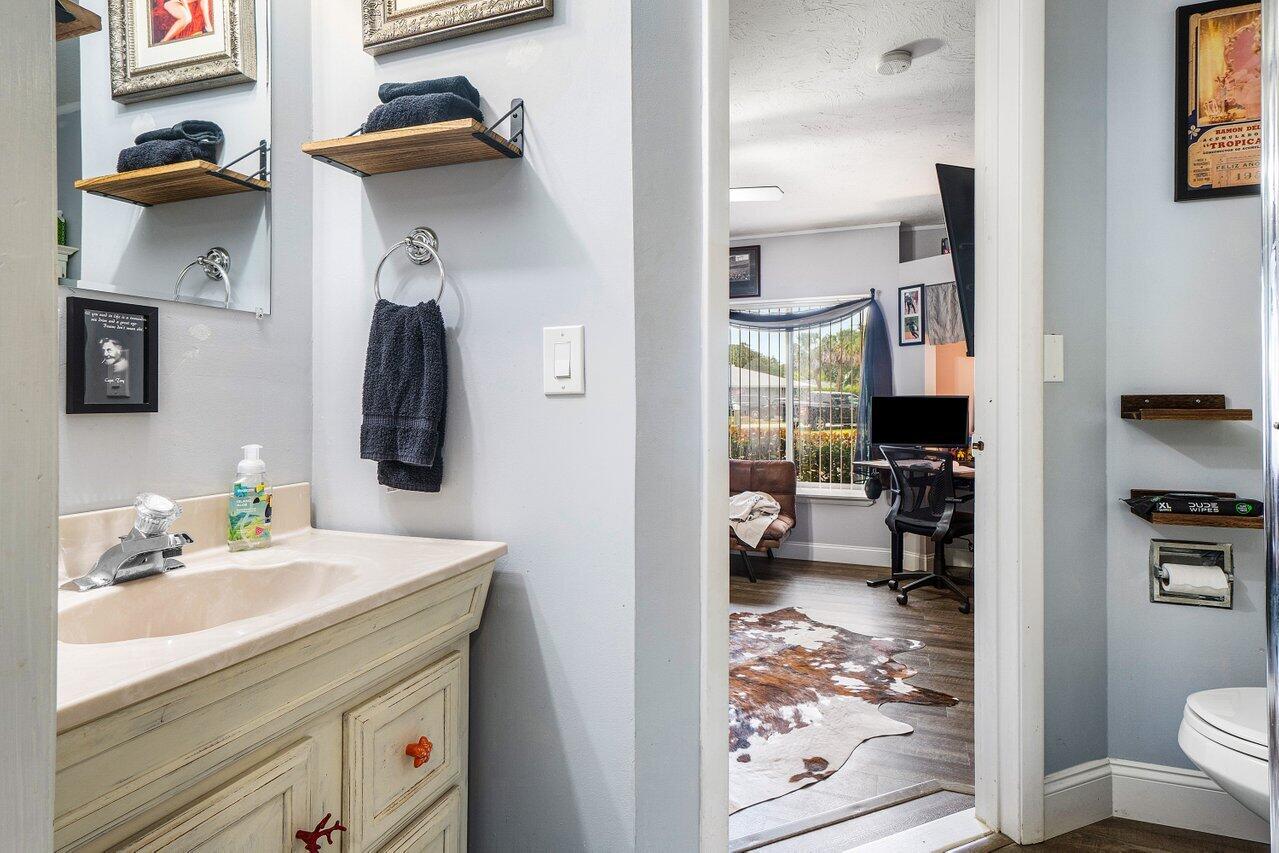 5136 Laird Lane Jupiter, FL 33458 - Photo 9 of 45 015-5136LairdLane-Jupiter-FL-33458-SMALL