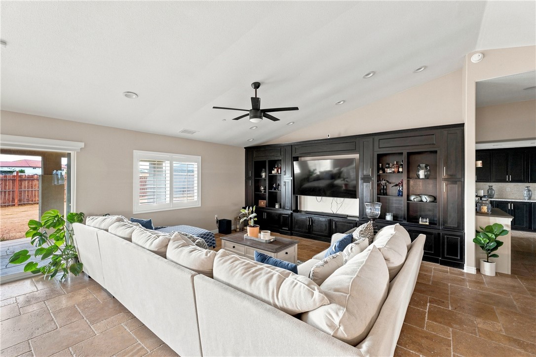 10215 Nielson Road Oak Hills, CA 92344 - Photo 20 of 44 Gallery Image 20