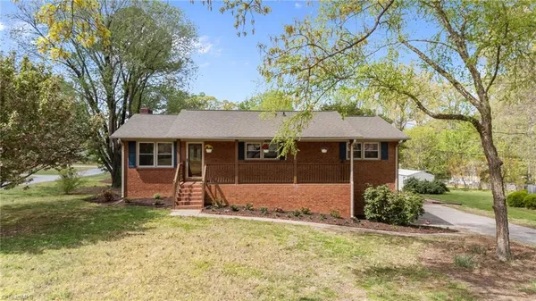 $390,000 | 207 Chestnut Lane, Winston-Salem, NC 27107
