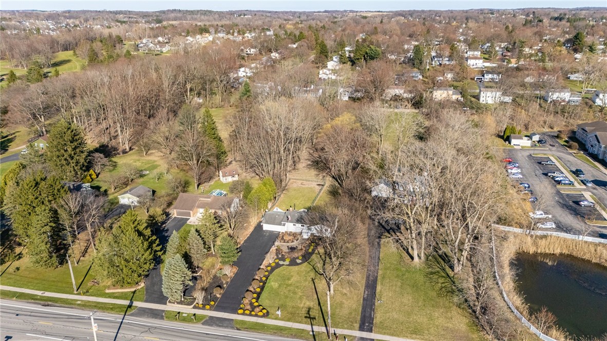 4530 Nine Mile Point Road Perinton, NY 14450 - Photo 12 of 34