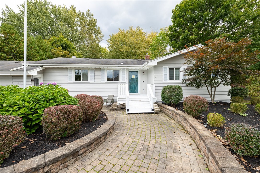 4530 Nine Mile Point Road Perinton, NY 14450 - Photo 5 of 34