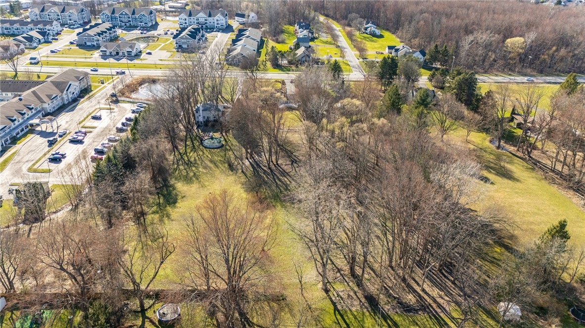 4530 Nine Mile Point Road Perinton, NY 14450 - Photo 8 of 34