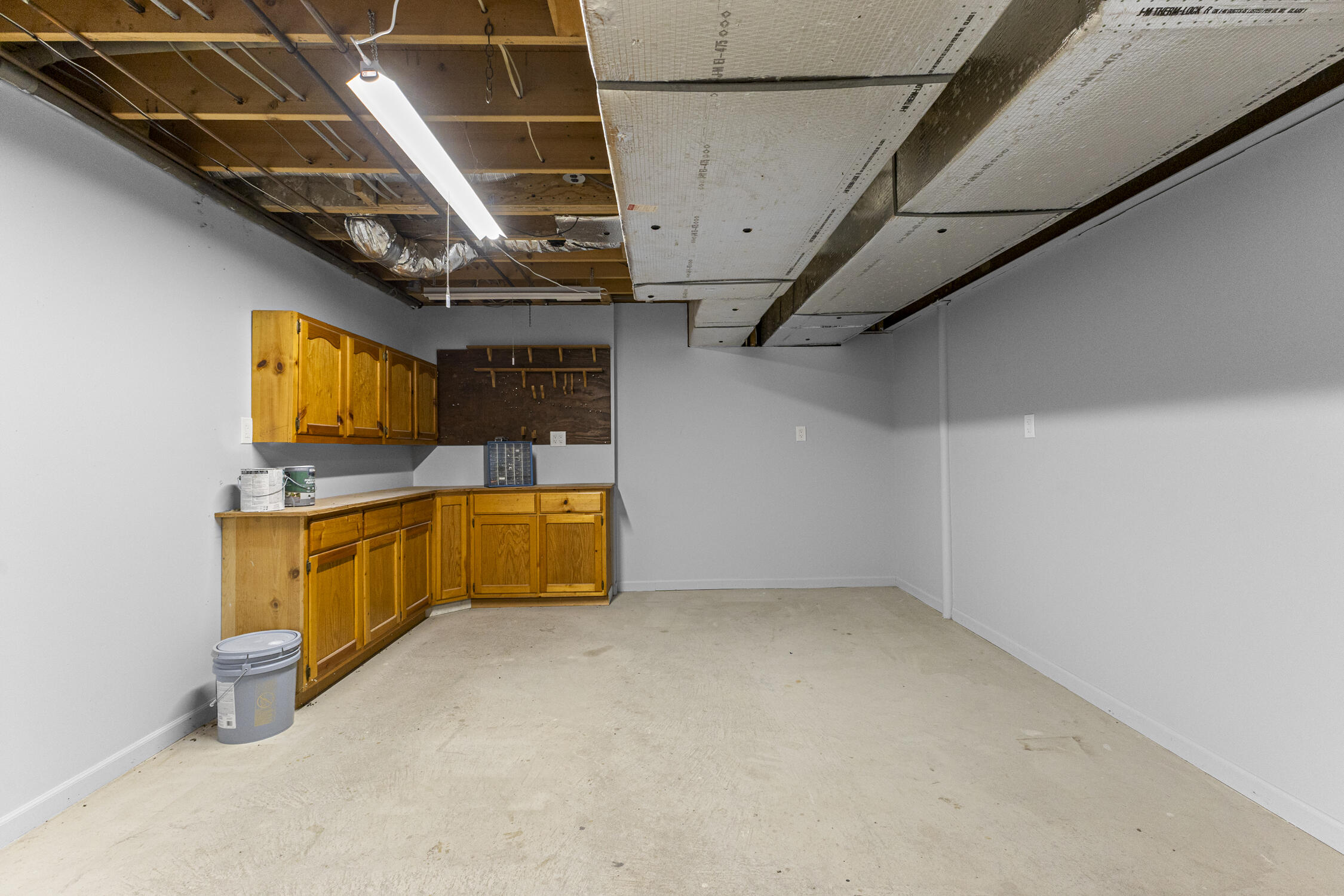 27155 Drake Road Farmington Hills, MI 48331 - Photo 51 of 55 53