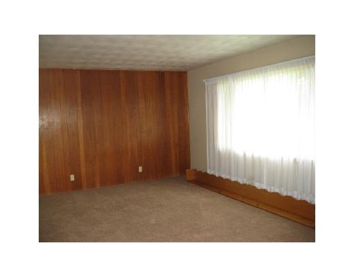 830 Wilhelm Road Hermitage, PA 16148 - Photo 3 of 7 Living Room.